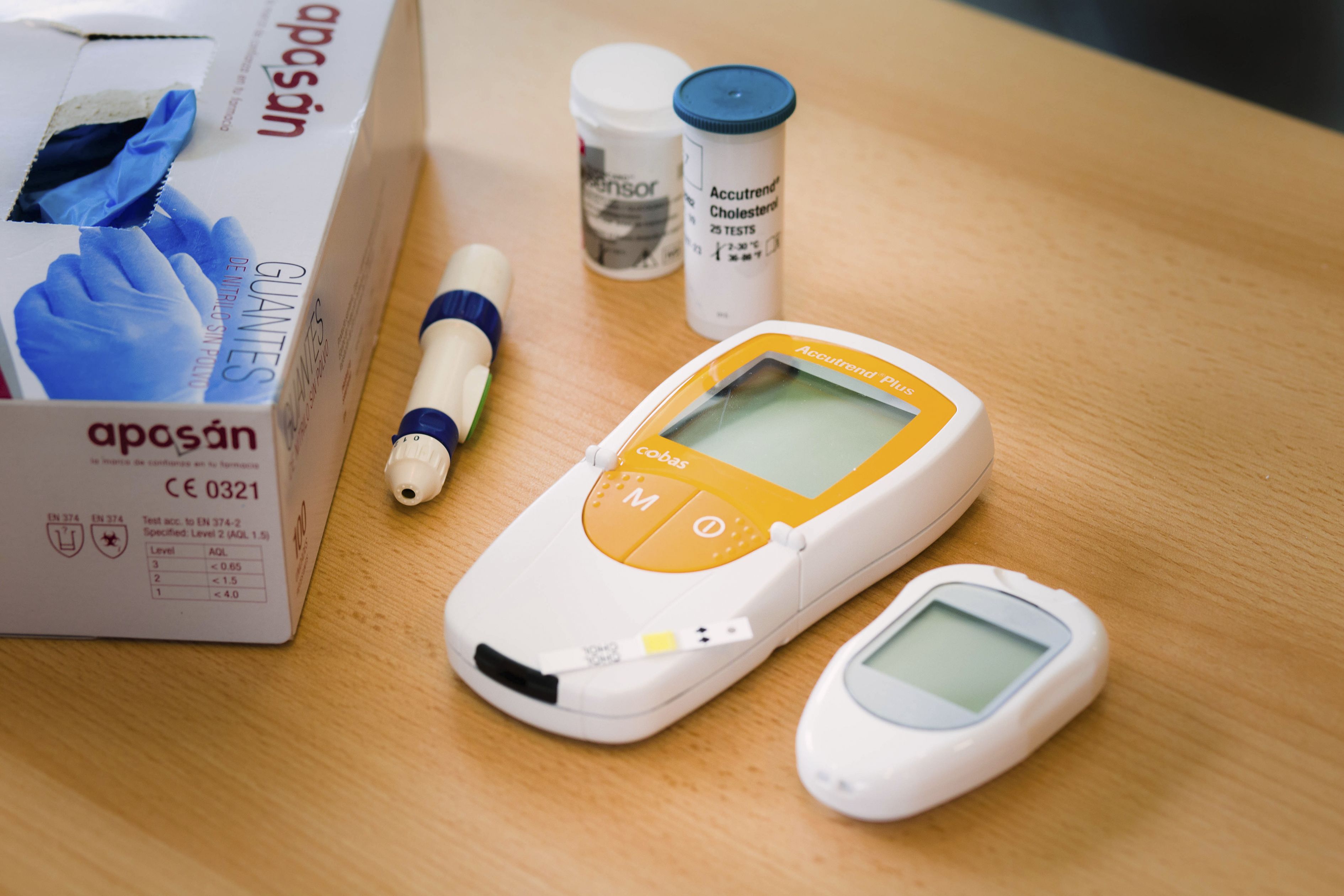 analisis de glucosa y colesterol en sangre : Farmacia Almajano